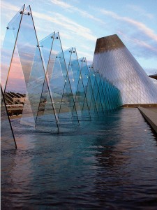 Free Admission to the Museum of Glass on May 16th